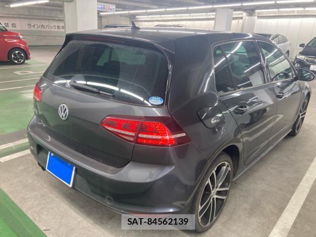 VolksWagen GOLF GTE 2015-08 8372382-4