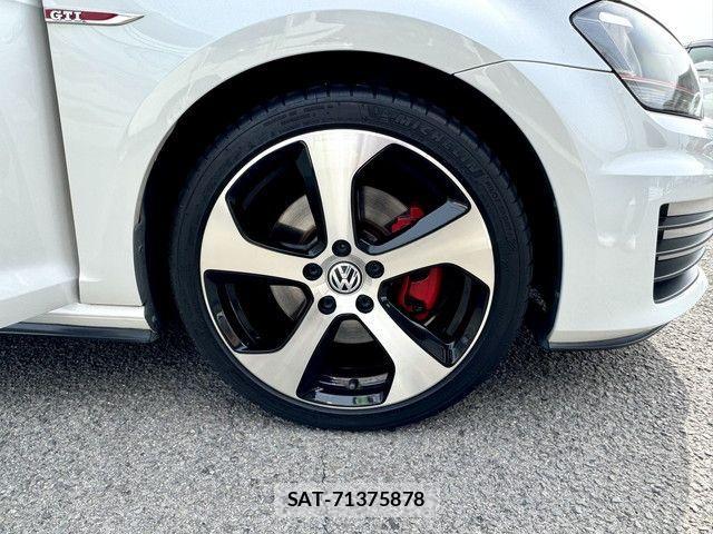 VolksWagen GOLF GTI 2015-02 864380-19