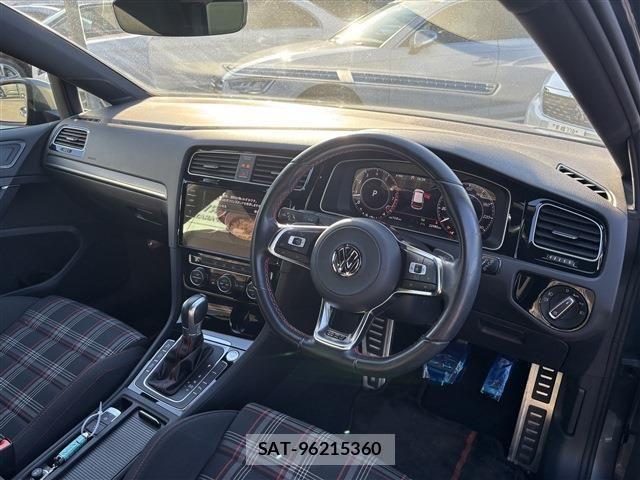 VolksWagen GOLF GTI 2018-11 1000170-9