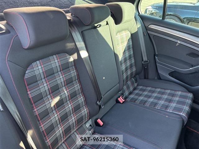 VolksWagen GOLF GTI 2018-11 1000170-12