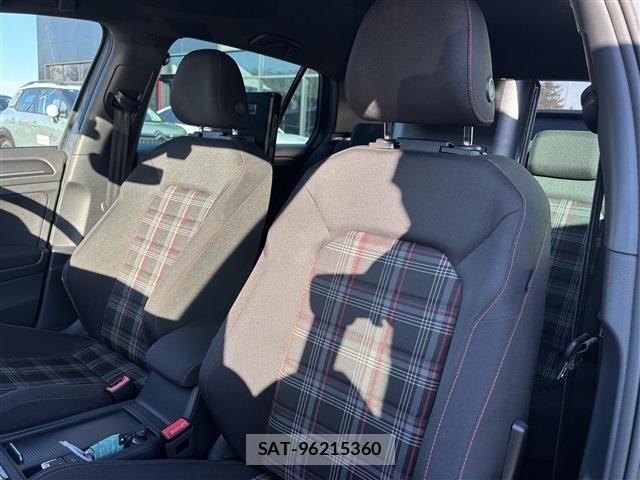 VolksWagen GOLF GTI 2018-11 1000170-14