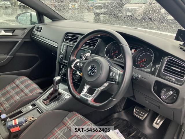VolksWagen GOLF GTI 2017-03 2402621-10
