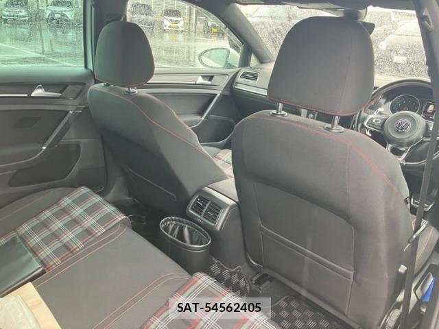 VolksWagen GOLF GTI 2017-03 2402621-12