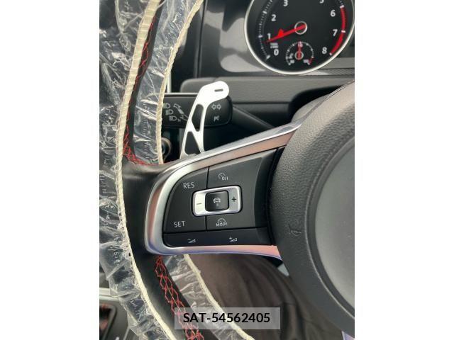 VolksWagen GOLF GTI 2017-03 2402621-16
