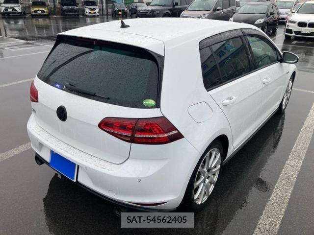 VolksWagen GOLF GTI 2017-03 2402621-2