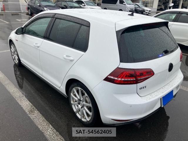 VolksWagen GOLF GTI 2017-03 2402621-3