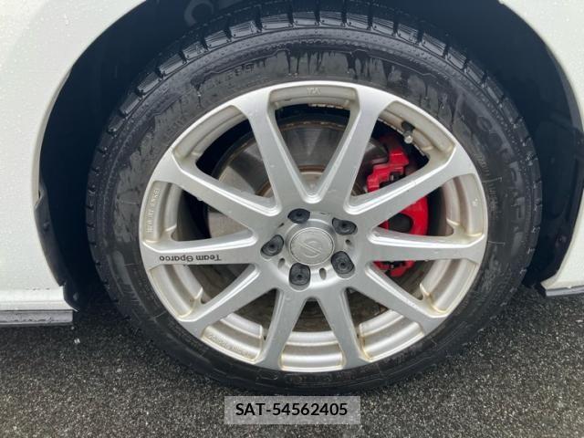 VolksWagen GOLF GTI 2017-03 2402621-5
