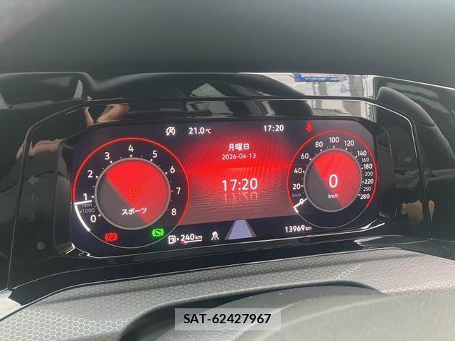 VolksWagen GOLF GTI 2023-02 6266376-9