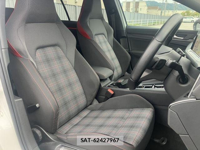 VolksWagen GOLF GTI 2023-02 6266376-13