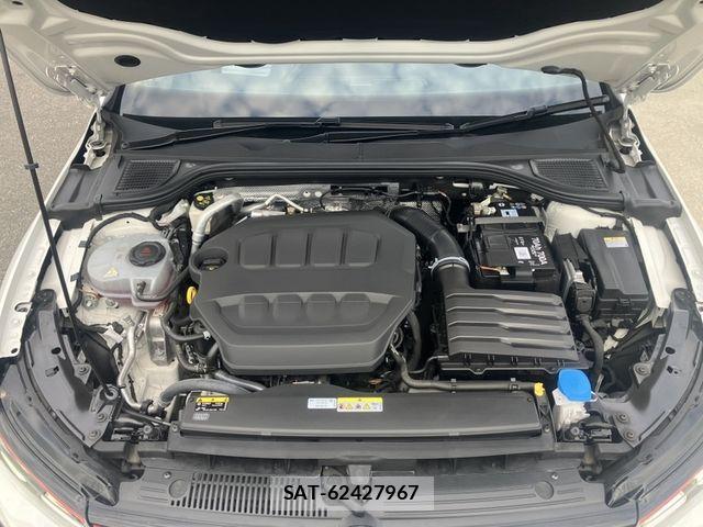 VolksWagen GOLF GTI 2023-02 6266376-15