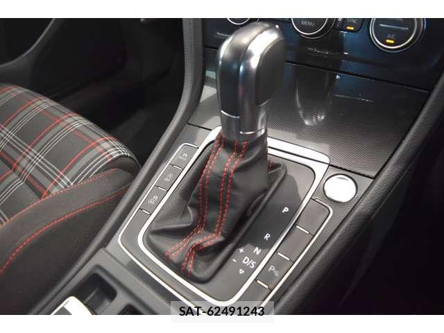 VolksWagen GOLF GTI 2015-04 6615691-16