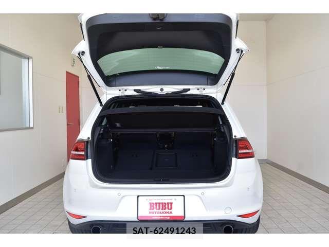 VolksWagen GOLF GTI 2015-04 6615691-18
