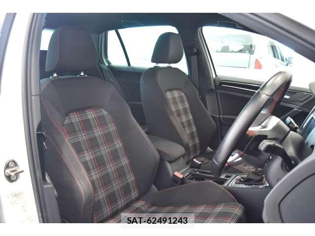 VolksWagen GOLF GTI 2015-04 6615691-4