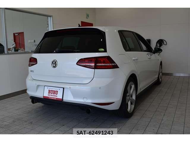 VolksWagen GOLF GTI 2015-04 6615691-8