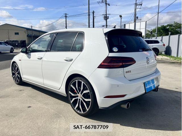 VolksWagen GOLF GTI 2020-07 7061372-2