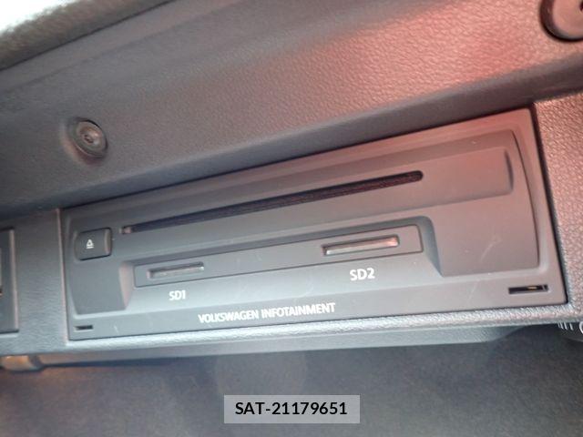 VolksWagen GOLF GTI 2018-08 7061373-12