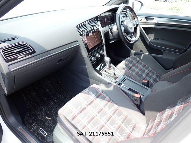 VolksWagen GOLF GTI 2018-08 7061373-21