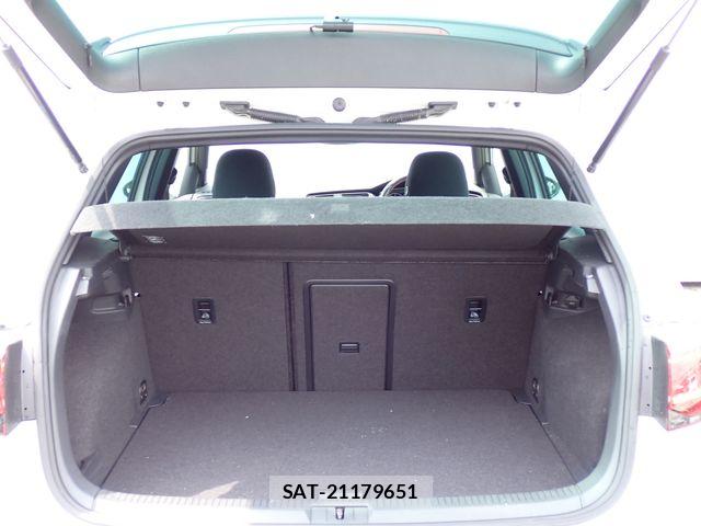 VolksWagen GOLF GTI 2018-08 7061373-24