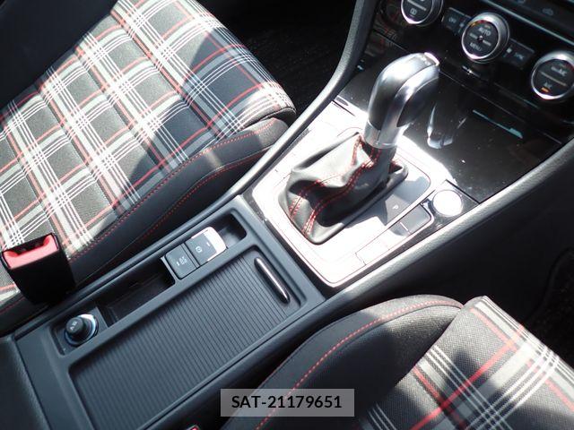VolksWagen GOLF GTI 2018-08 7061373-26
