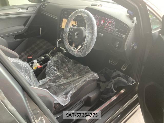 VolksWagen GOLF GTI 2018-08 7331184-9