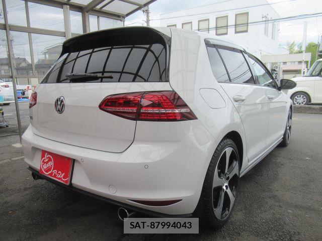VolksWagen GOLF GTI 2016-11 7360470-2