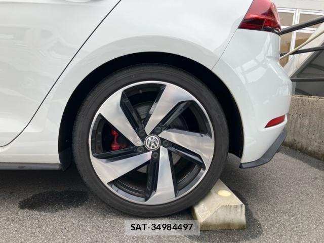 VolksWagen GOLF GTI 2017-05 7360472-7