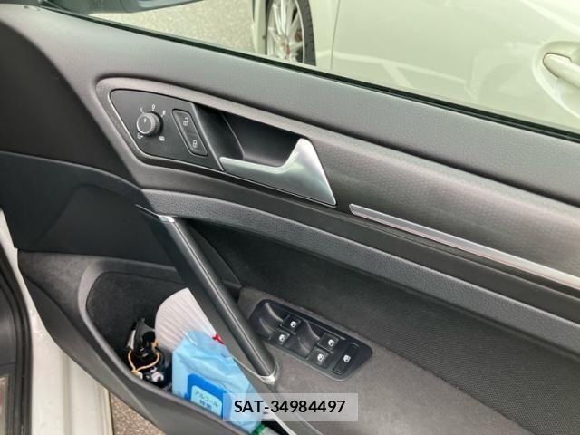 VolksWagen GOLF GTI 2017-05 7360472-11