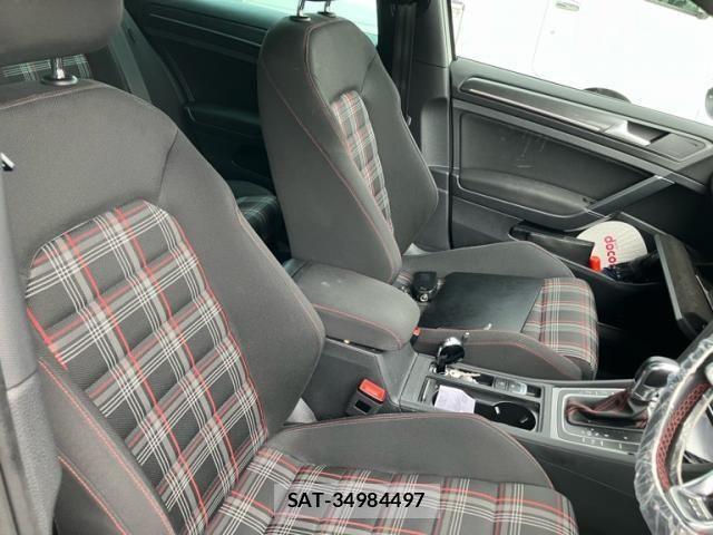 VolksWagen GOLF GTI 2017-05 7360472-12