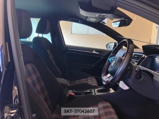 VolksWagen GOLF GTI 2017-08 7510449-12