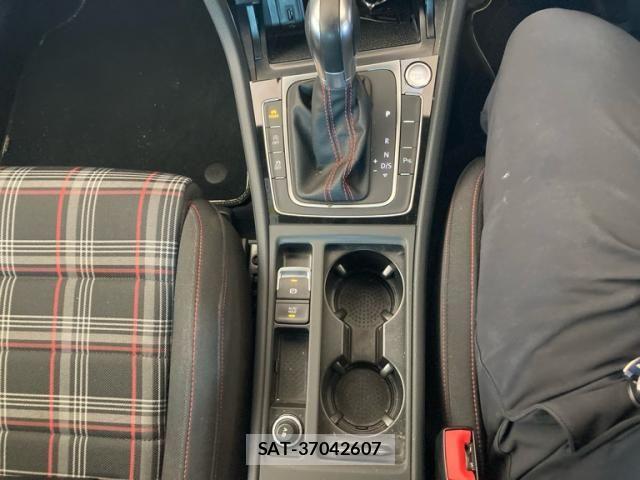 VolksWagen GOLF GTI 2017-08 7510449-23