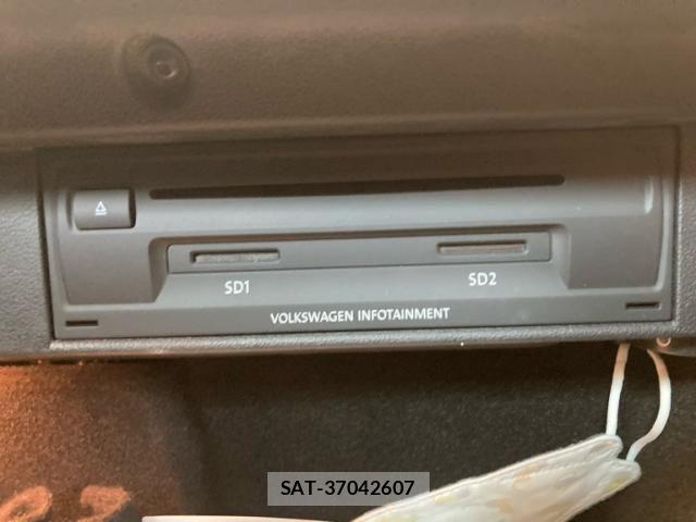 VolksWagen GOLF GTI 2017-08 7510449-25