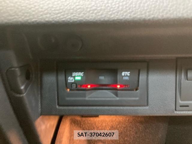 VolksWagen GOLF GTI 2017-08 7510449-26