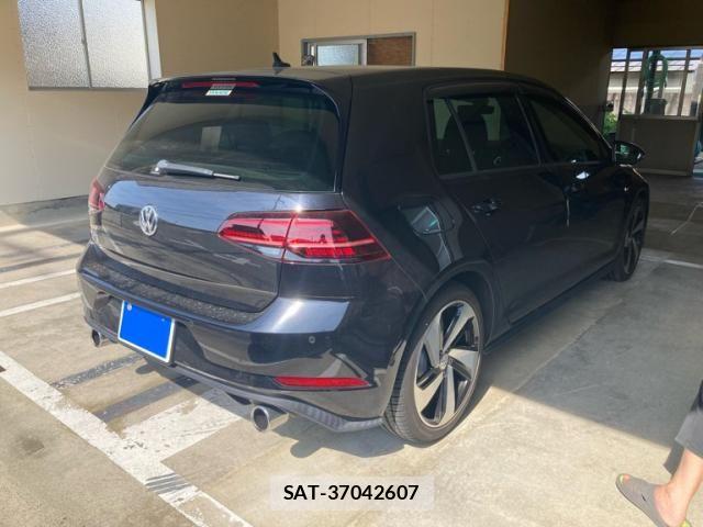 VolksWagen GOLF GTI 2017-08 7510449-2