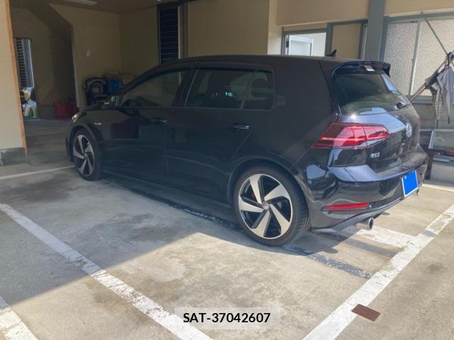 VolksWagen GOLF GTI 2017-08 7510449-3