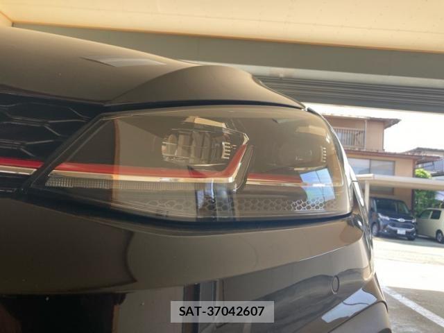 VolksWagen GOLF GTI 2017-08 7510449-4