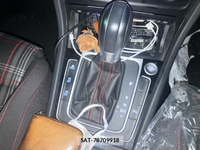 VolksWagen GOLF GTI 2013-11 7621326-19
