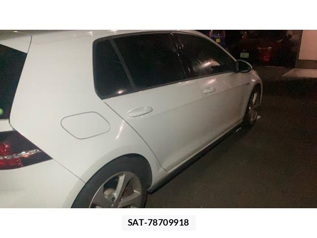 VolksWagen GOLF GTI 2013-11 7621326-23