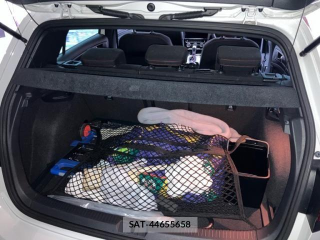 VolksWagen GOLF GTI 2018-03 7621323-11