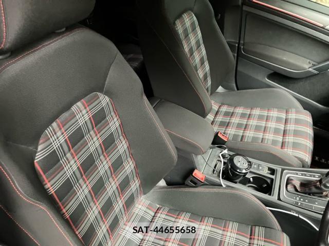 VolksWagen GOLF GTI 2018-03 7621323-14