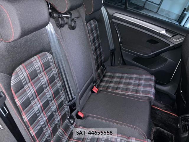 VolksWagen GOLF GTI 2018-03 7621323-15