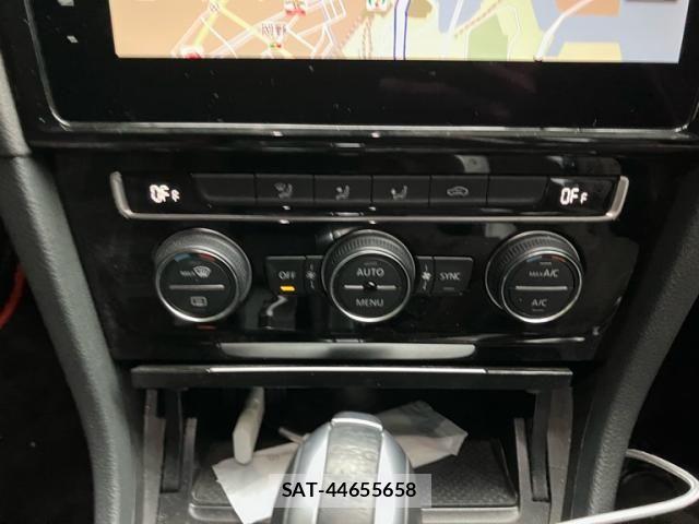 VolksWagen GOLF GTI 2018-03 7621323-22