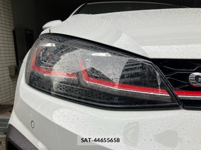 VolksWagen GOLF GTI 2018-03 7621323-2
