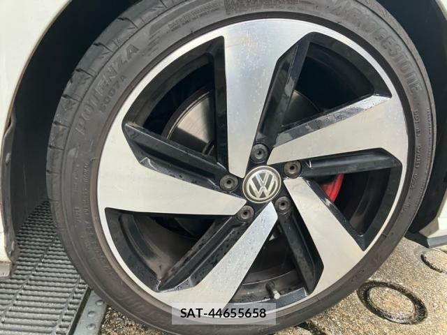 VolksWagen GOLF GTI 2018-03 7621323-5