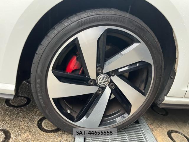 VolksWagen GOLF GTI 2018-03 7621323-6