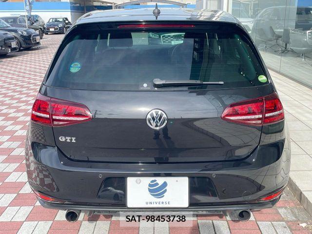 VolksWagen GOLF GTI 2016-09 7621322-15