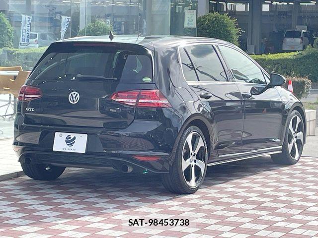 VolksWagen GOLF GTI 2016-09 7621322-17
