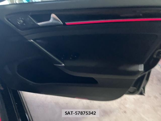 VolksWagen GOLF GTI 2016-02 7621324-14