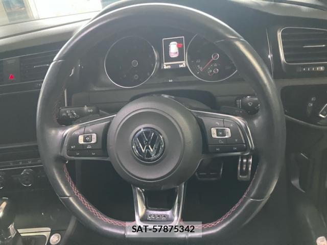 VolksWagen GOLF GTI 2016-02 7621324-15