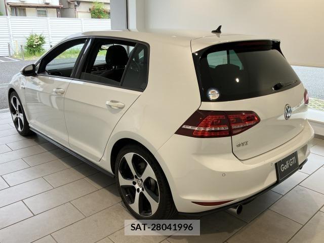VolksWagen GOLF GTI 2015-03 7730708-16