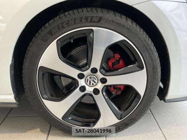 VolksWagen GOLF GTI 2015-03 7730708-17